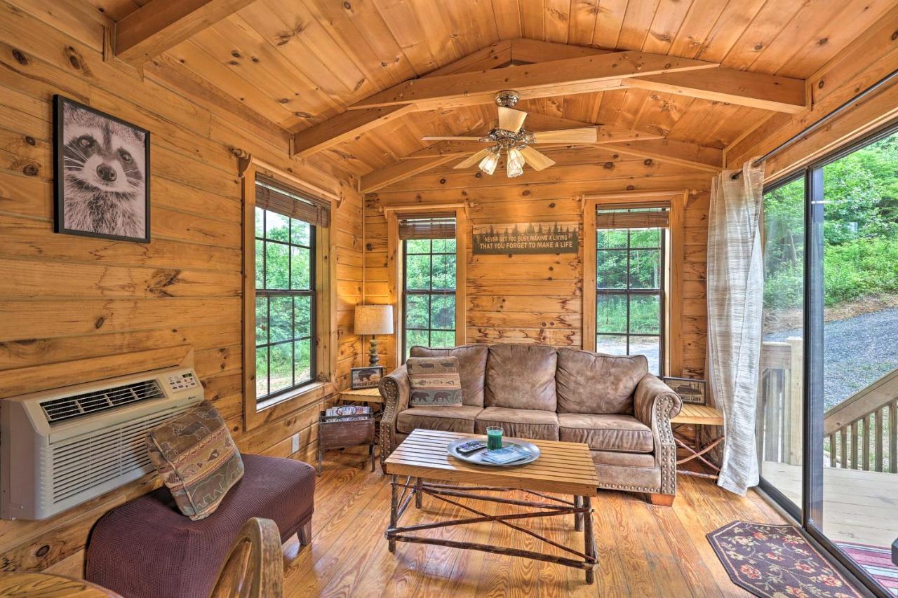 Quaint Log Cabin With Views Near West Jefferson Warrensville Bagian luar foto