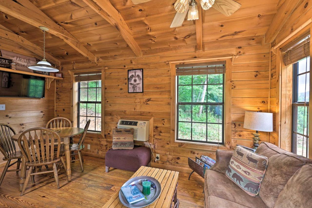 Quaint Log Cabin With Views Near West Jefferson Warrensville Bagian luar foto