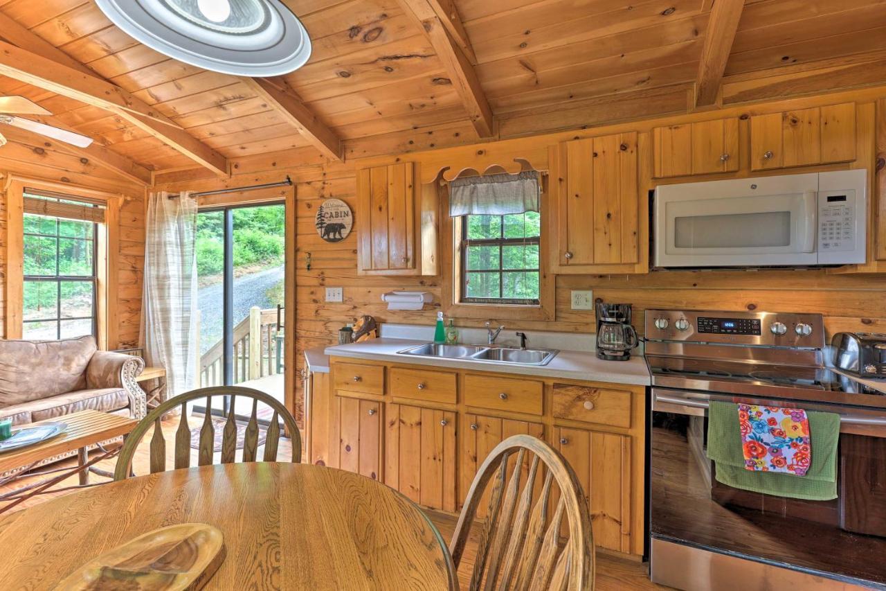 Quaint Log Cabin With Views Near West Jefferson Warrensville Bagian luar foto