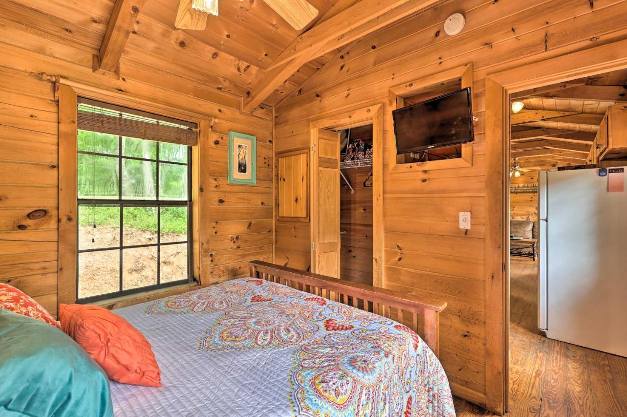 Quaint Log Cabin With Views Near West Jefferson Warrensville Bagian luar foto