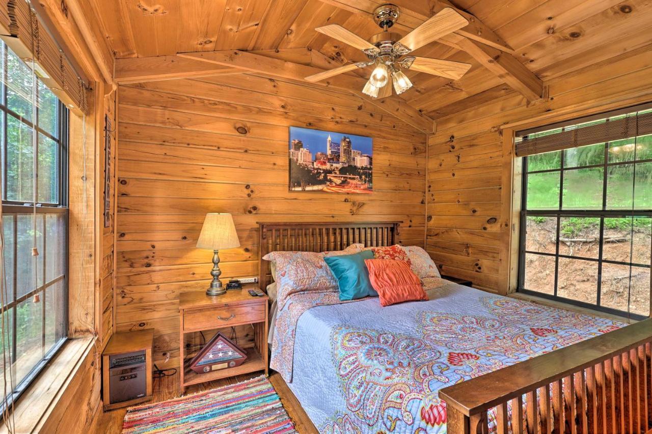 Quaint Log Cabin With Views Near West Jefferson Warrensville Bagian luar foto