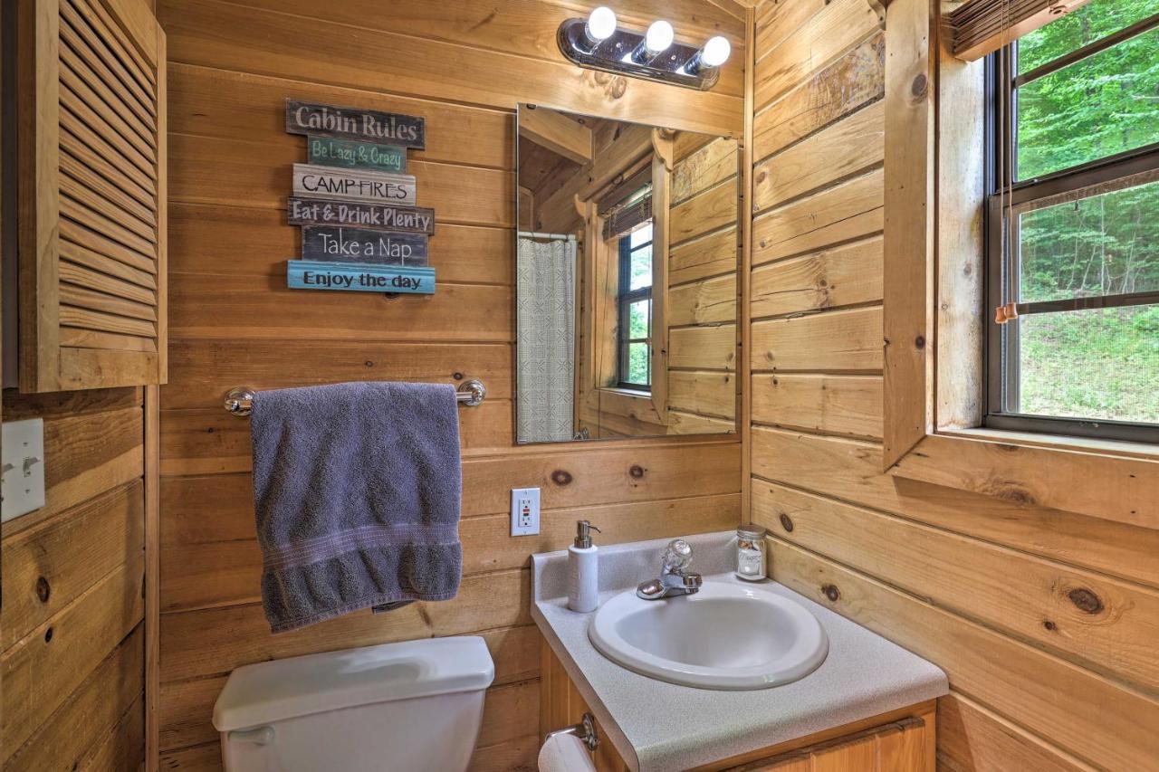 Quaint Log Cabin With Views Near West Jefferson Warrensville Bagian luar foto