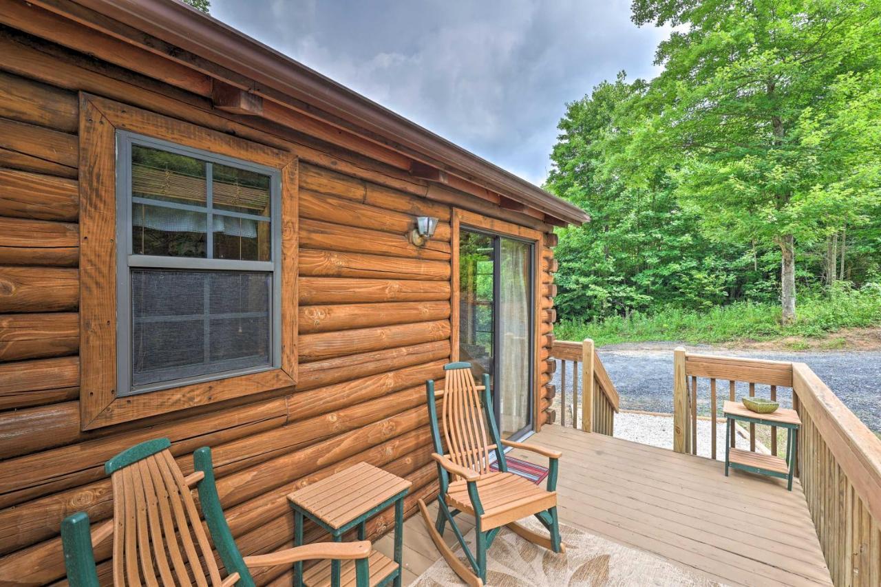 Quaint Log Cabin With Views Near West Jefferson Warrensville Bagian luar foto